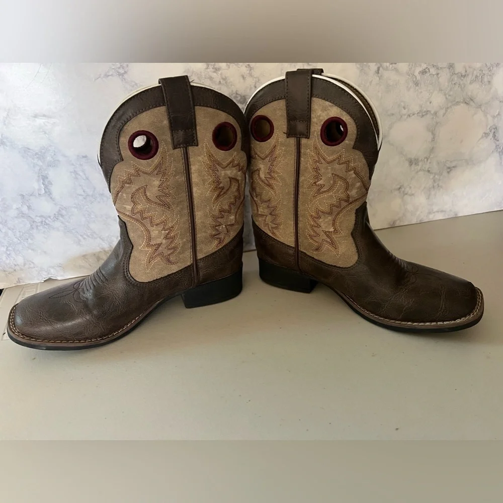 Children’s Laredo Collard Boot- LC2261 cowboy boots USED size 2.5M